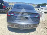 2022 Tesla Model 3 фото