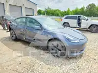 2022 Tesla Model 3 фото