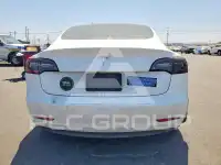 2022 Tesla Model 3 фото