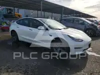 2022 Tesla Model 3 фото