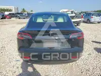 2022 Tesla Model 3 фото