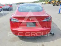 2022 Tesla Model 3 фото