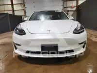 2022 Tesla Model 3 фото