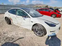 2022 Tesla Model 3 фото