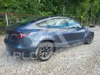 2022 Tesla Model 3 фото