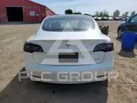 2022 Tesla Model 3 фото