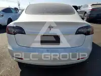 2022 Tesla Model 3 фото
