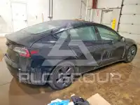 2022 Tesla Model 3 фото