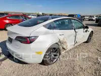 2022 Tesla Model 3 фото