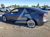 2022 Tesla Model 3 фото