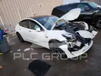 2022 Tesla Model 3 фото