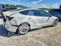 2022 Tesla Model 3 фото