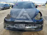 2022 Tesla Model 3 фото