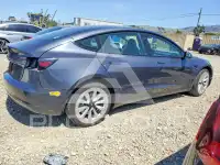 2022 Tesla Model 3 фото