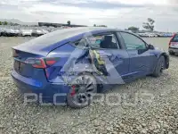 2022 Tesla Model 3 фото