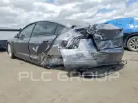 2022 Tesla Model 3 фото