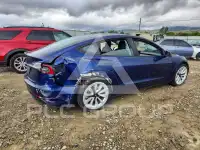 2022 Tesla Model 3 фото