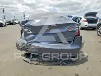 2022 Tesla Model 3 фото