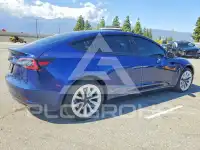 2022 Tesla Model 3 фото