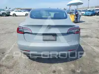 2022 Tesla Model 3 фото