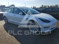 2022 Tesla Model 3 фото