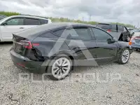 2022 Tesla Model 3 фото
