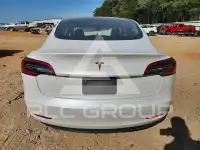 2022 Tesla Model 3 фото