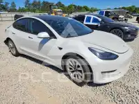 2022 Tesla Model 3 фото