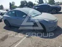 2022 Tesla Model 3 фото