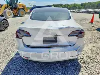2022 Tesla Model 3 фото