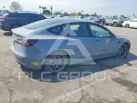 2022 Tesla Model 3 фото