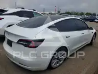 2022 Tesla Model 3 фото
