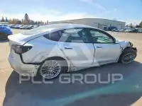 2022 Tesla Model 3 фото