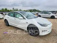 2022 Tesla Model 3 фото