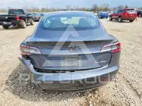 2022 Tesla Model 3 фото