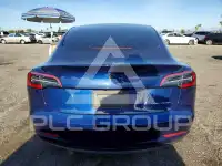 2022 Tesla Model 3 фото