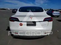 2022 Tesla Model 3 фото