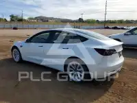 2022 Tesla Model 3 фото