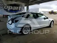 2022 Tesla Model 3 фото