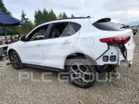 2022 Alfa Romeo Stelvio фото
