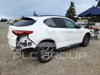 2022 Alfa Romeo Stelvio фото