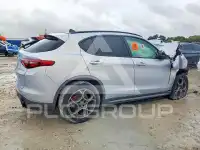2022 Alfa Romeo Stelvio фото