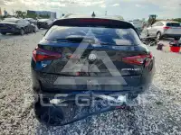 2022 Alfa Romeo Stelvio photo