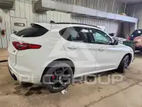 2022 Alfa Romeo Stelvio фото