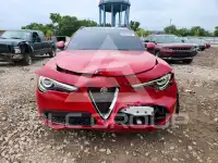 2022 Alfa Romeo Stelvio photo