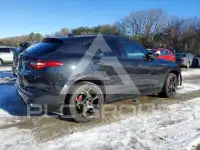 2022 Alfa Romeo Stelvio фото