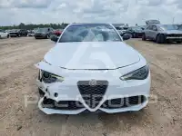2022 Alfa Romeo Giulia фото
