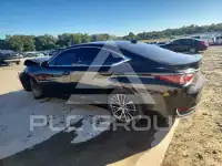 2022 Lexus ES300 photo