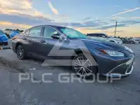 2022 Lexus ES350 photo