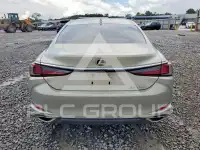 2022 Lexus ES350 photo